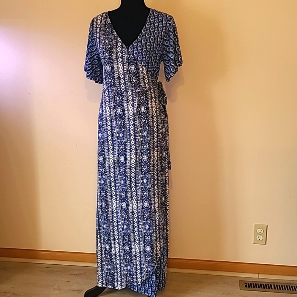 New direction long maxi wrap dress blue size L